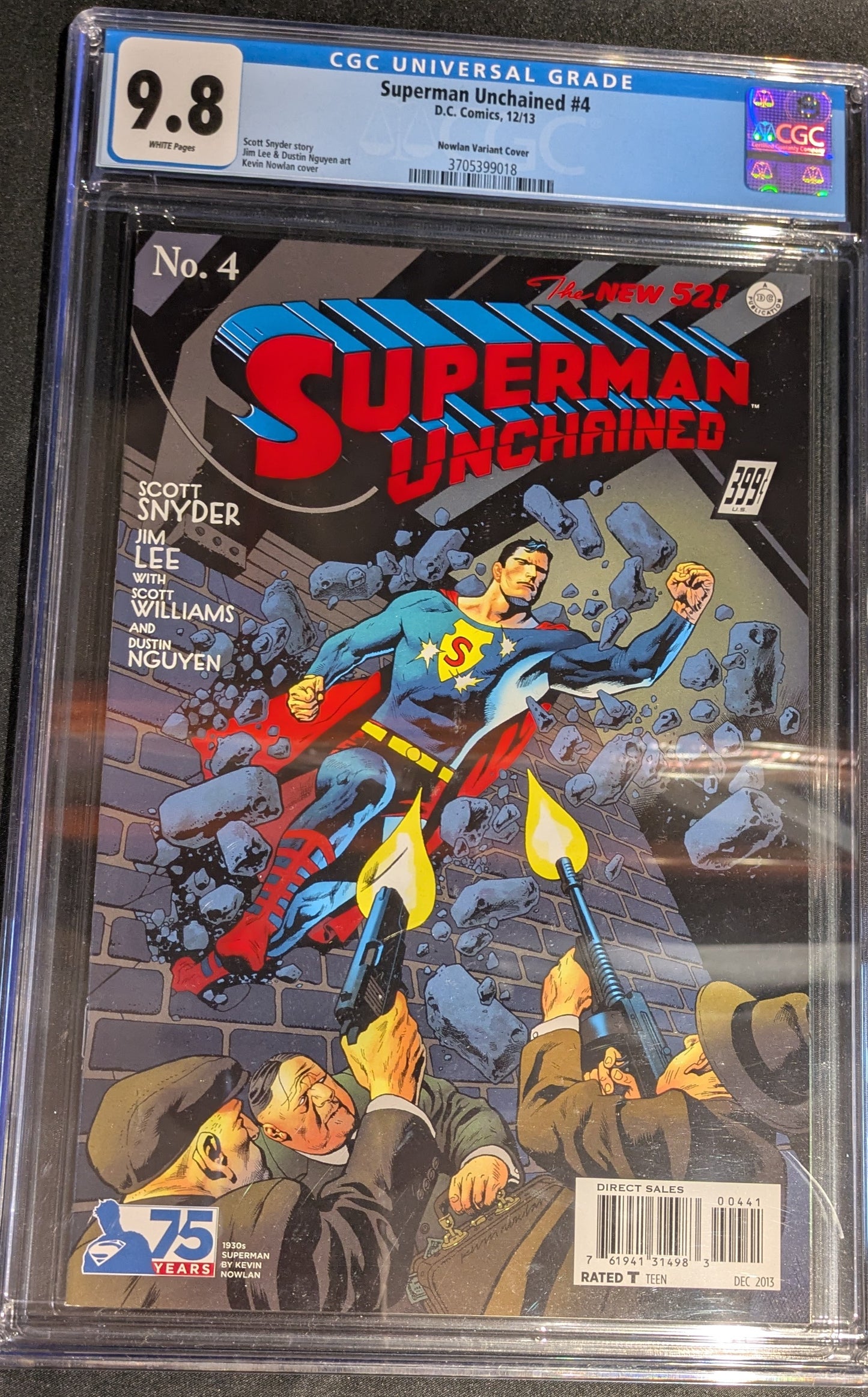 SUPERMAN UNCHAINED #4 - CGC UNIVERSAL GRADE 9.8