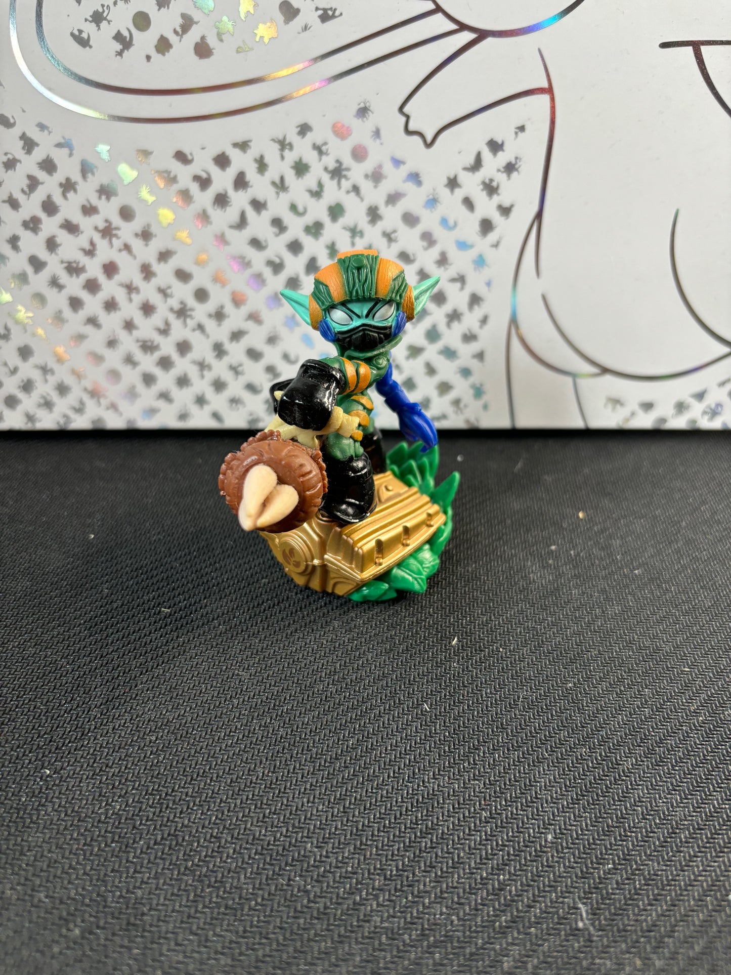 SKYLANDERS Super Shot Stealth Elf Figure