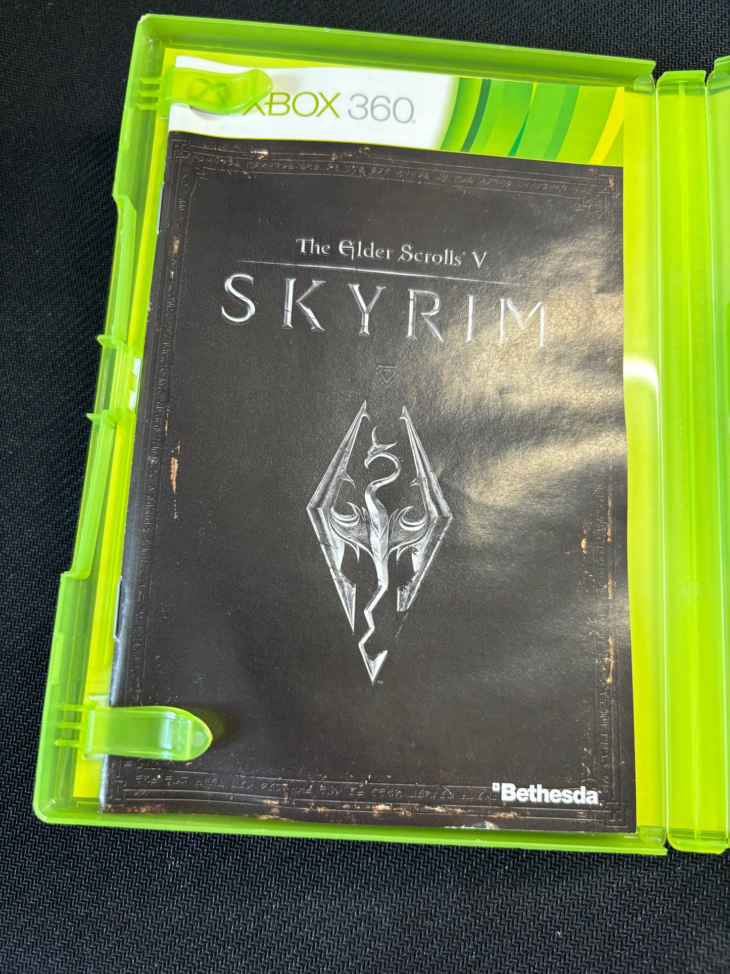 The Elder Scrolls Skyrim Xbox 360 With Manual No Map