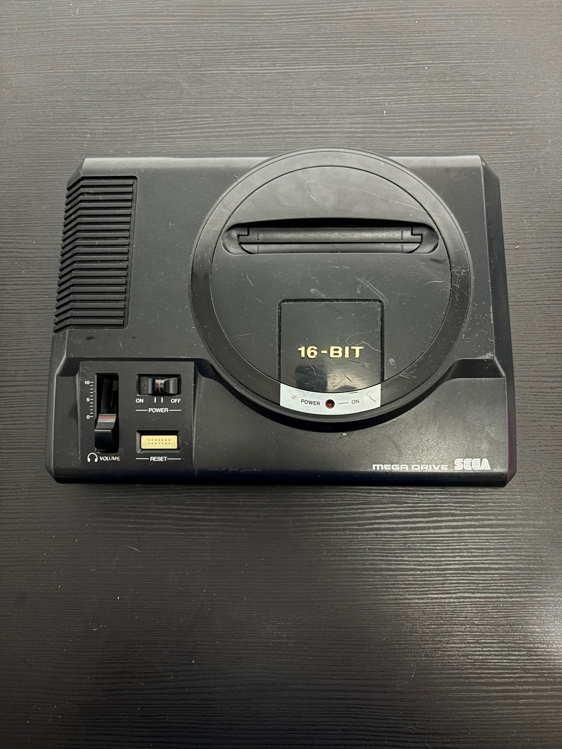 Console sega megadrive + 1 manette - Consoles Console sega megadrive + 1 manette - Consoles