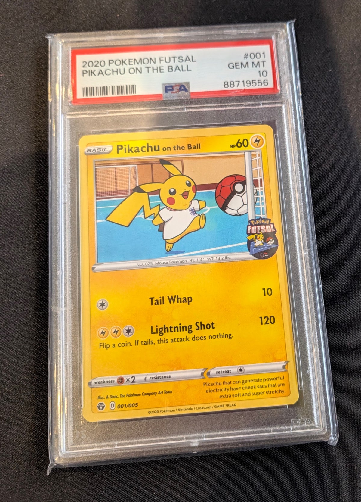 POKEMON 001/005 PIKACHU ON THE BALL PSA 10