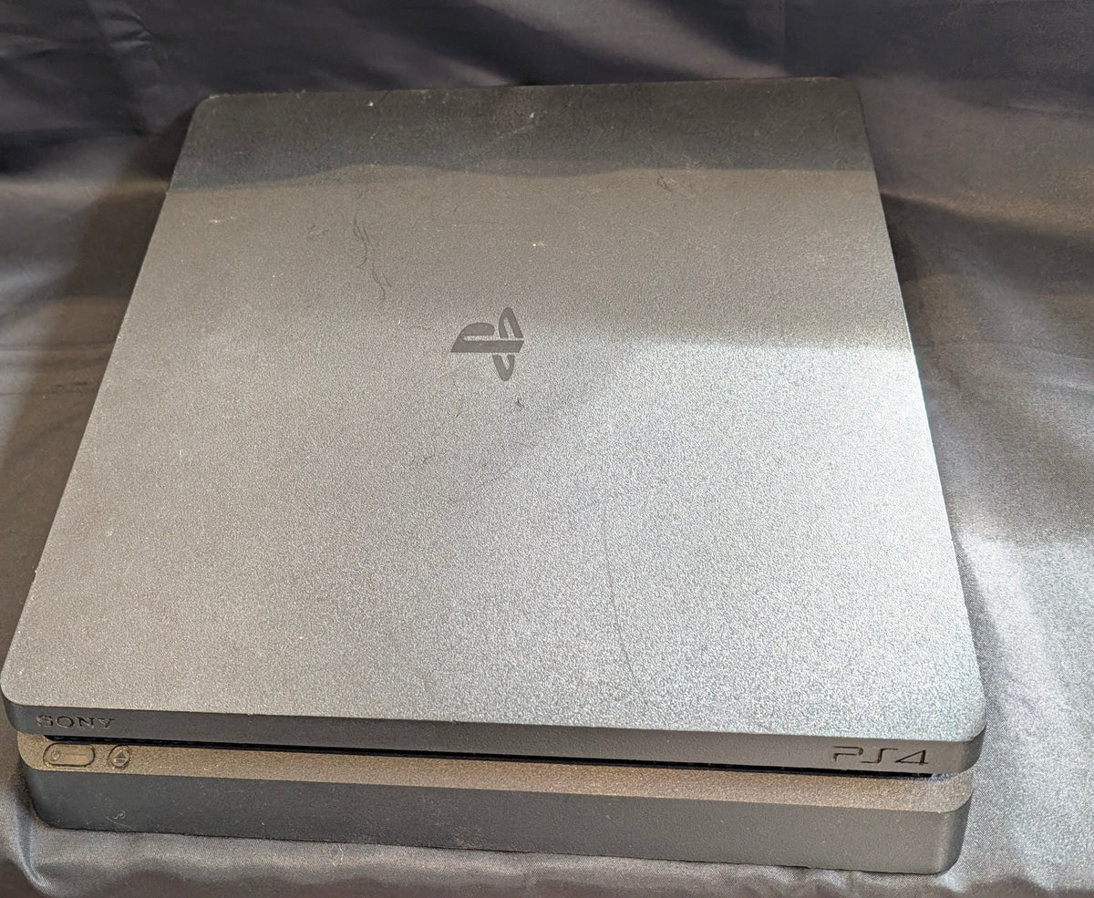 PLAY STATION 4 CONSOLE